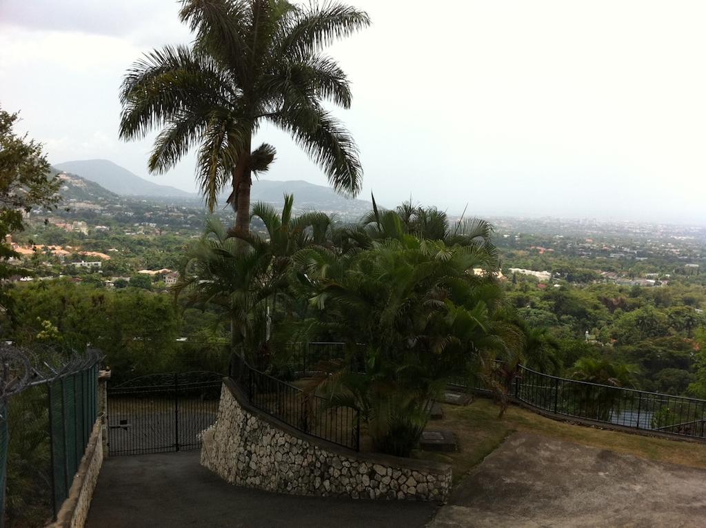 Hill Top Kingston Jamaica Εξωτερικό φωτογραφία
